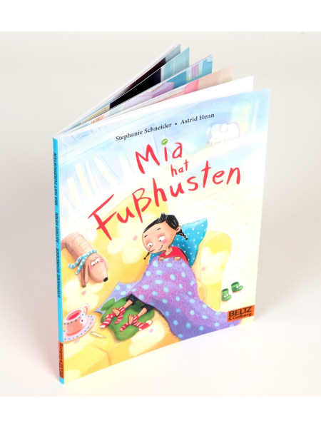 MIA HAT FUßHUSTEN von Stephanie Schneider 2